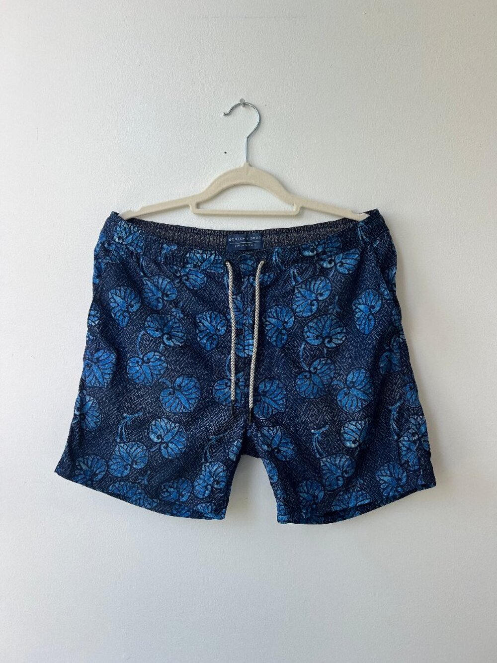 Scotch & Soda Men’s Small Blue Nautilus Print Swim Trunks